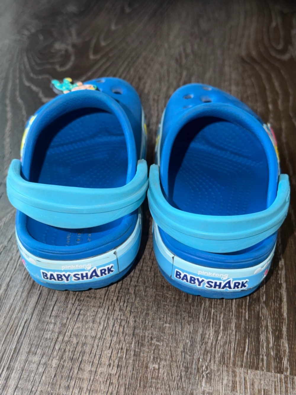 Baby Shark Crocs with CoComelon JJ Jibbitz - Picture 4 of 5